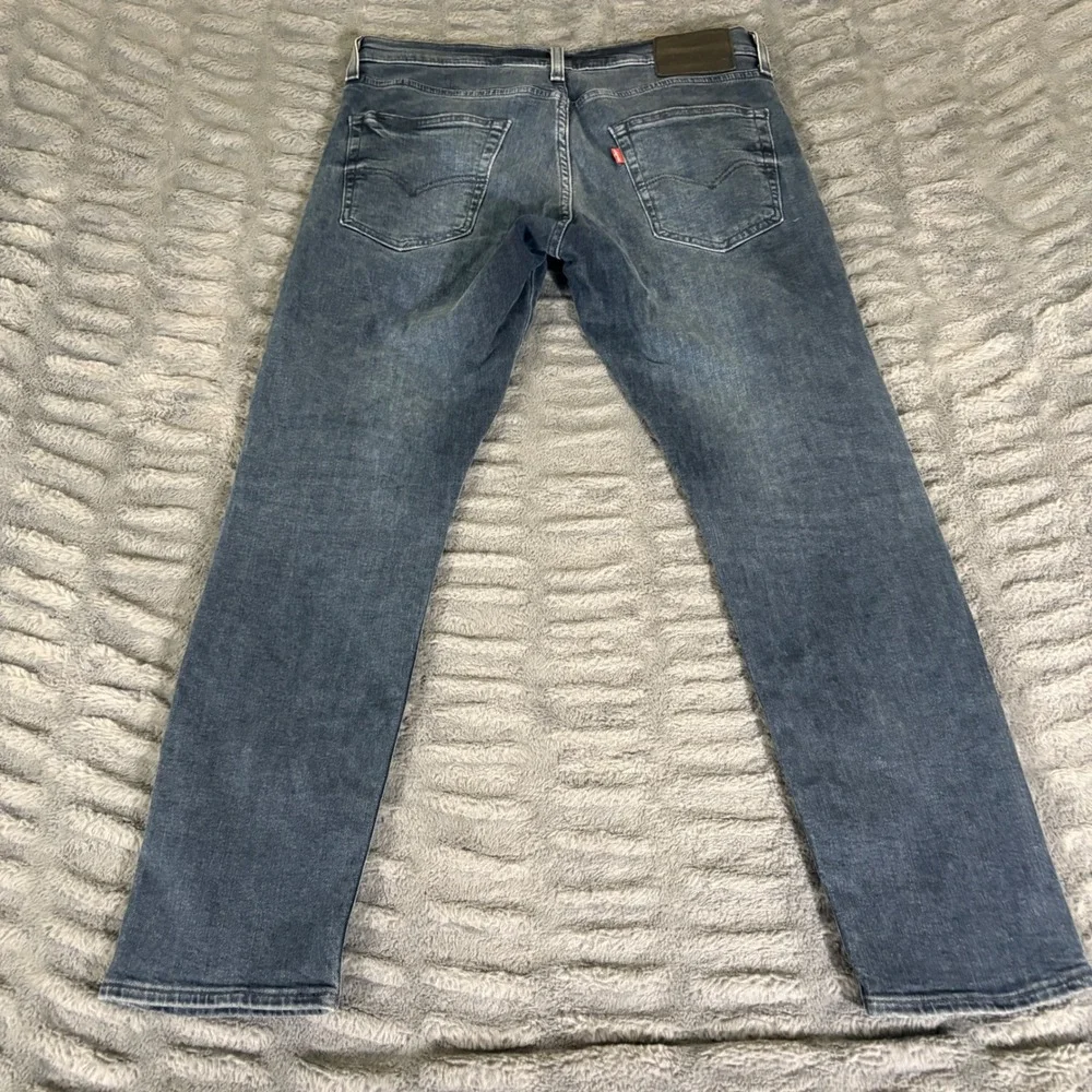 Levis Premium 512 Slim Taper Jeans Mens 32x28 Dark Wash Blue Denim AR427